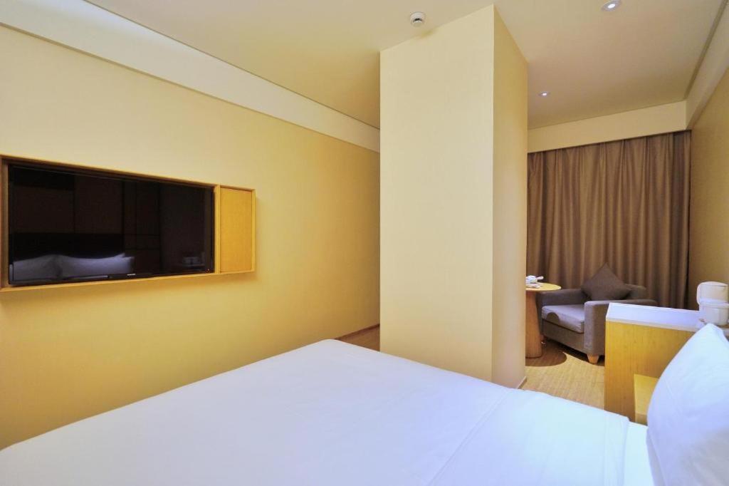 Ji Hotel Shanghai Hongqiao Yan'An XI Road Exterior foto